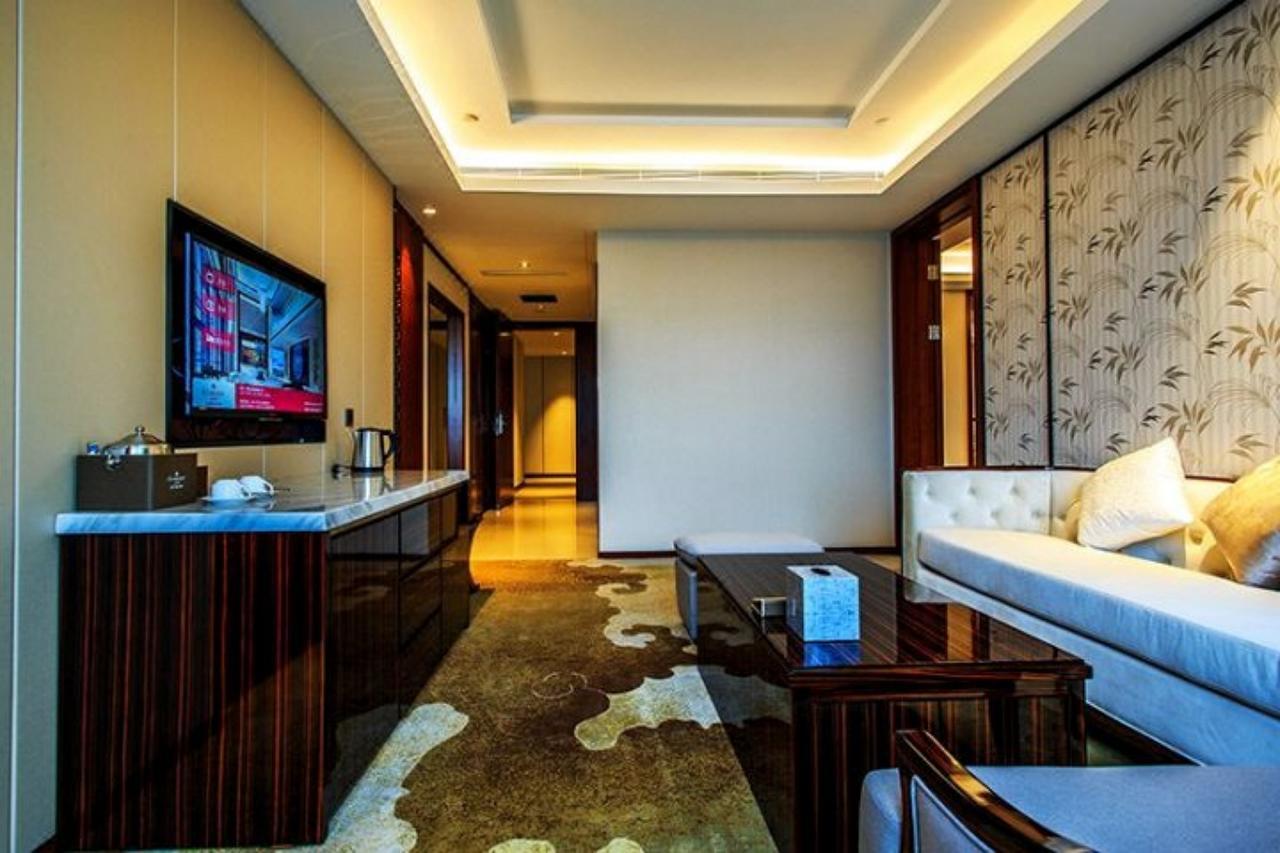 Отель Ramada Цзясин Экстерьер фото