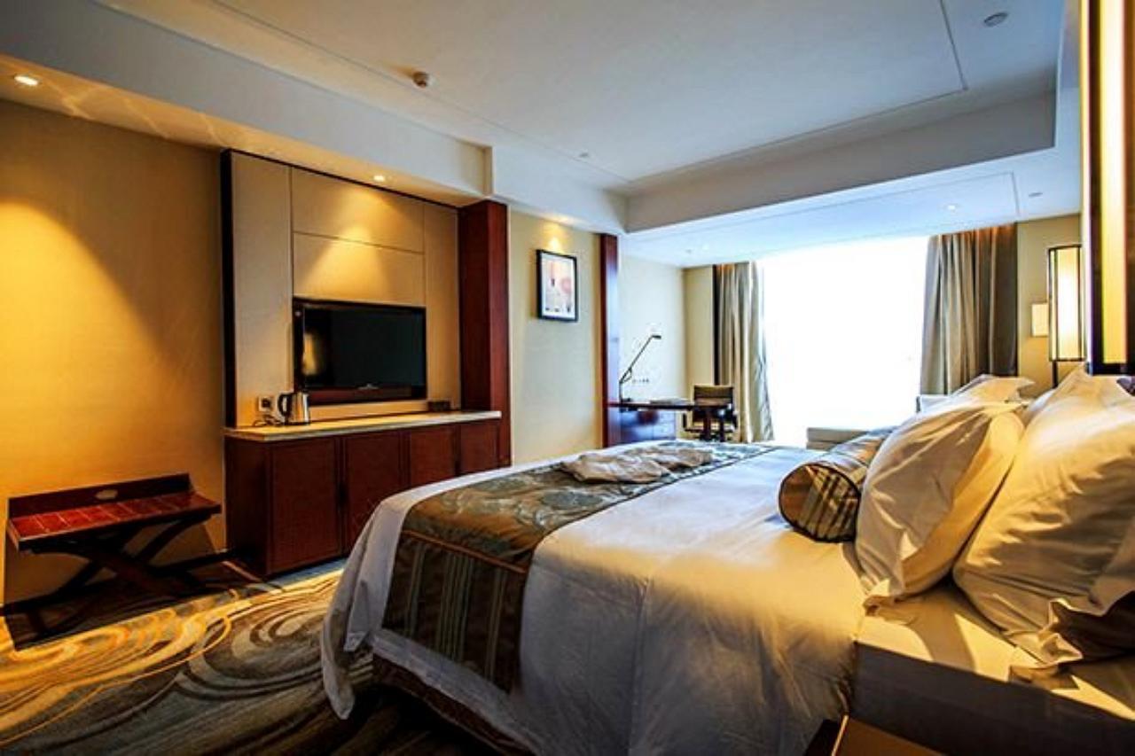 Отель Ramada Цзясин Экстерьер фото